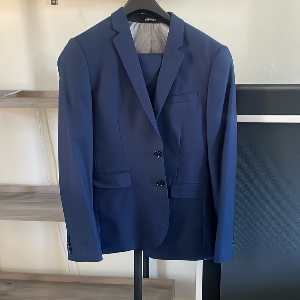 Men’s blue dress suit